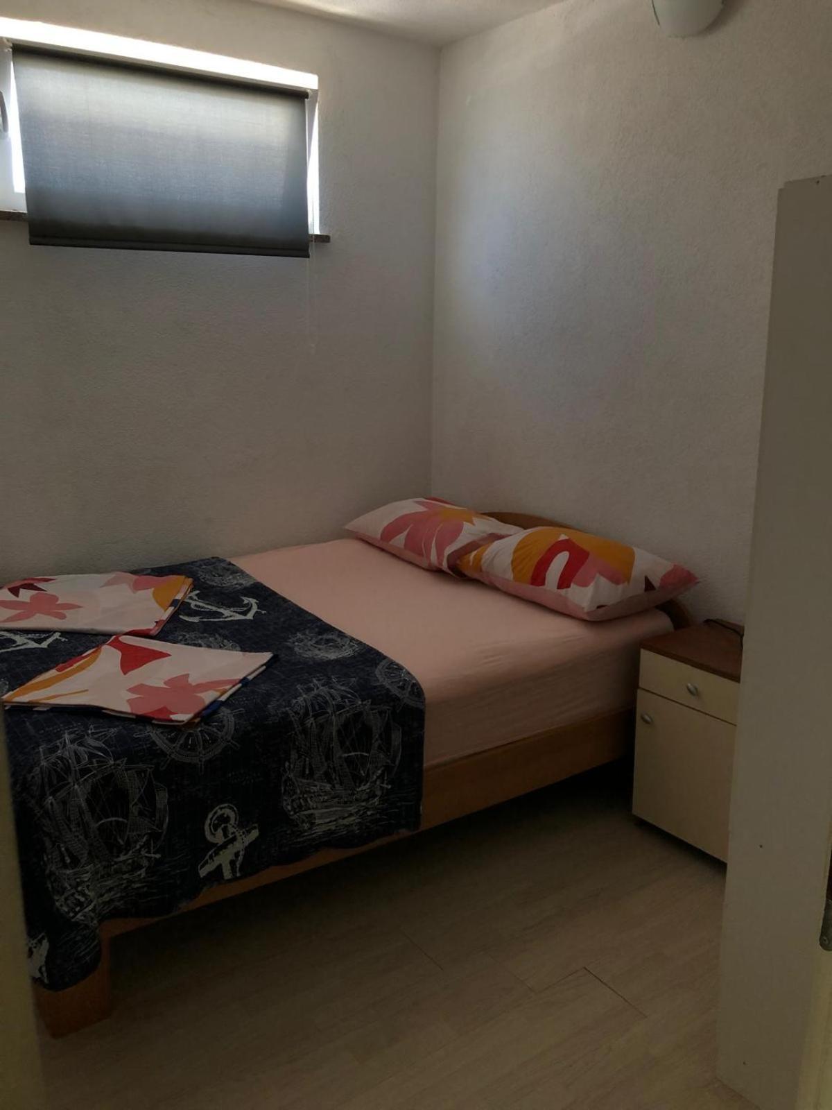 Apartmani Cesarica Karlobag Δωμάτιο φωτογραφία