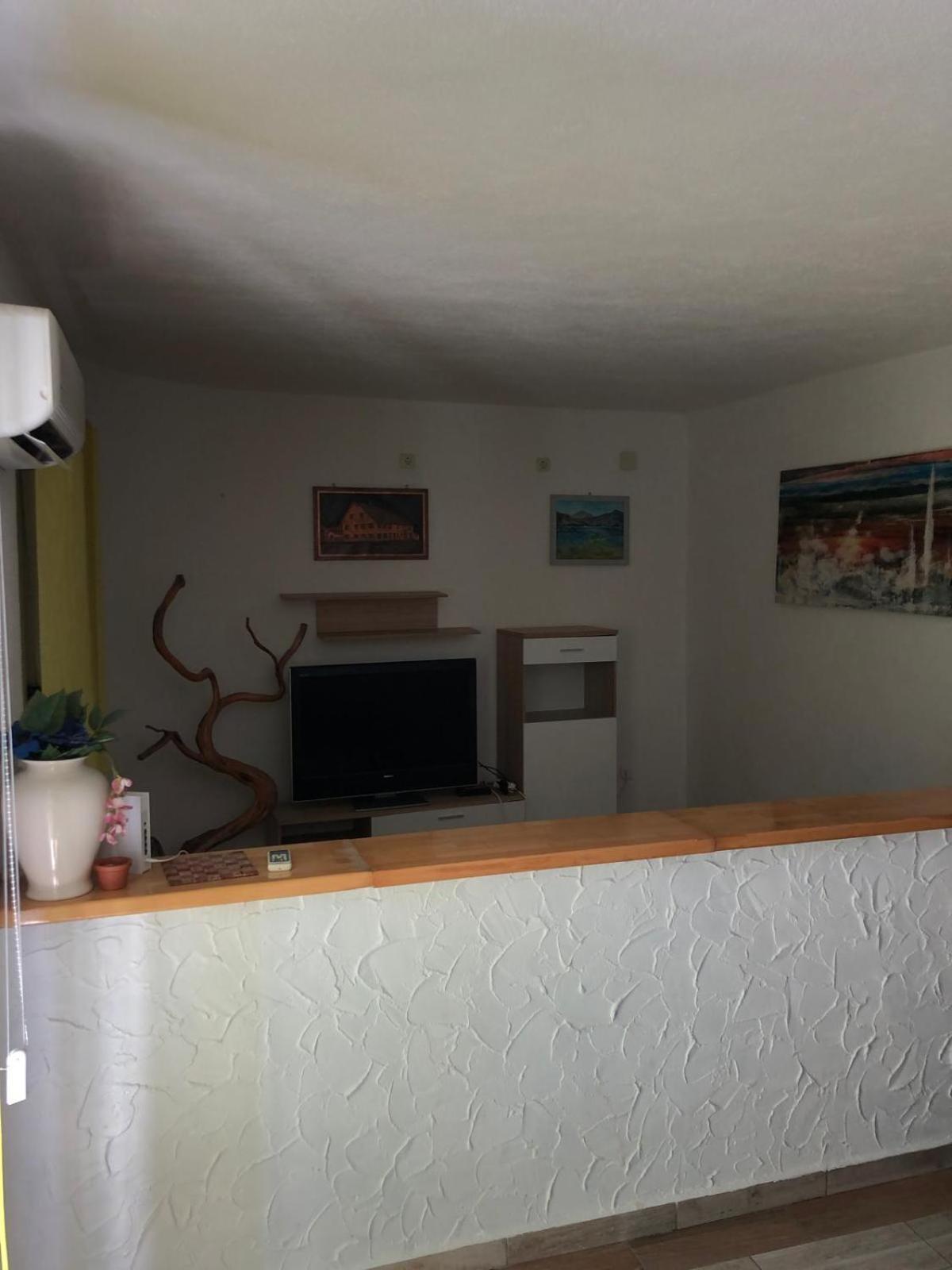 Apartmani Cesarica Karlobag Δωμάτιο φωτογραφία