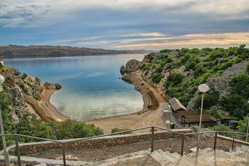 Apartmani Cesarica Karlobag Εξωτερικό φωτογραφία